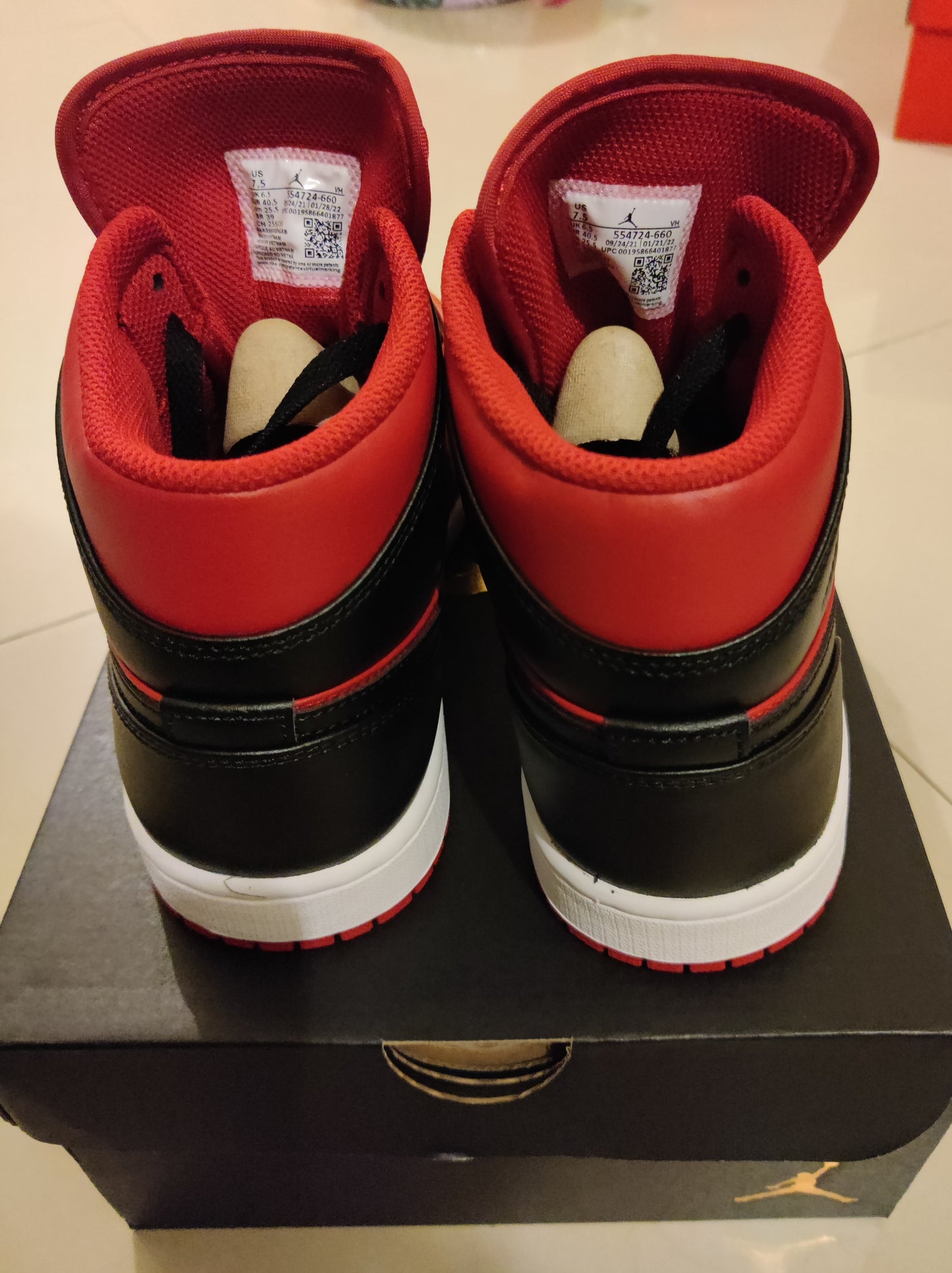 Nike Air Jordan 1 Mid "Reverse Bred" Gym Red Black White 554724-660