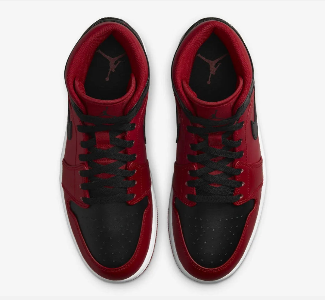 Nike Air Jordan 1 (SEMINUEVOS) Mid Reverse Banned 2017